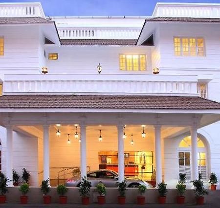 فندق لوسيا بالاس Thrissur المظهر الخارجي الصورة