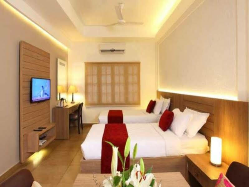 فندق لوسيا بالاس Thrissur المظهر الخارجي الصورة